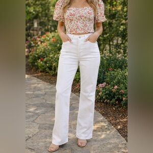 🌷 DG2 NWT 🌸 Boot Cut White Jeans